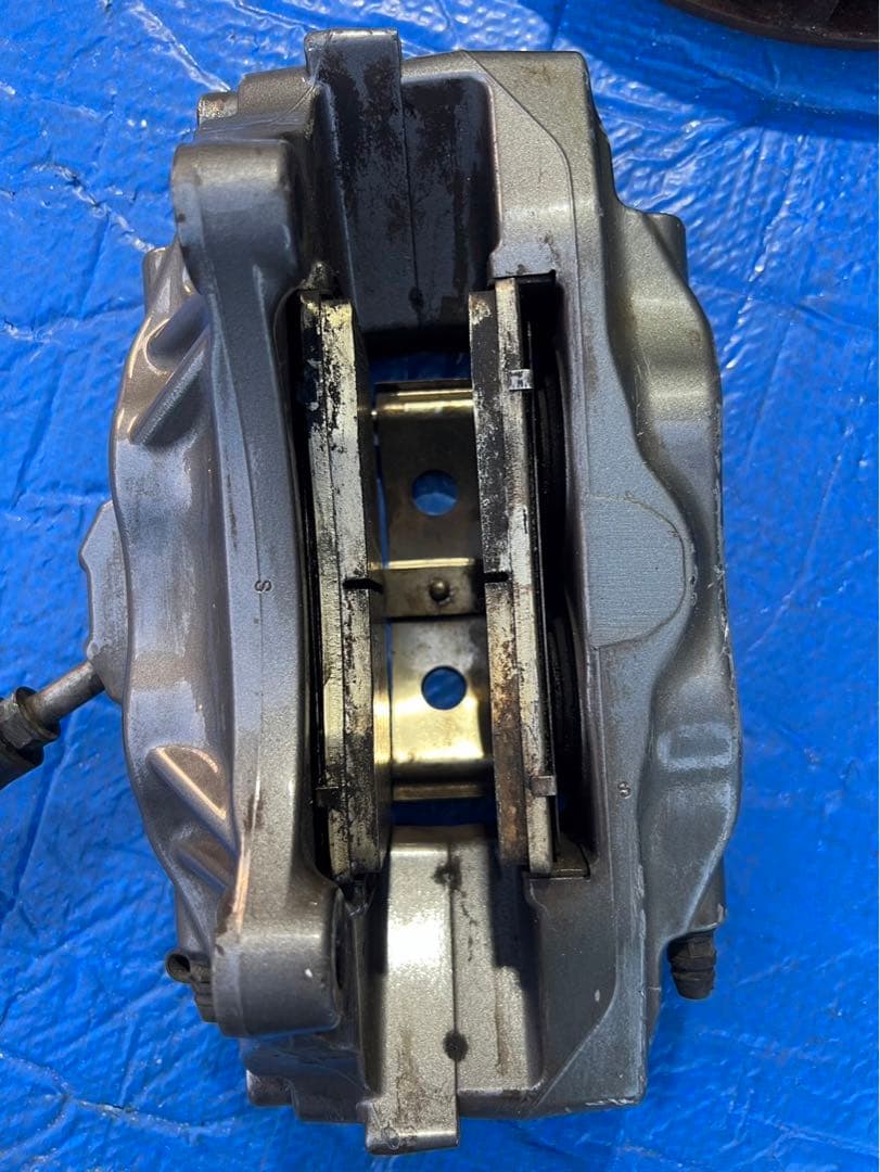 ボルボ　V70 S60 フロントキャリパー ローター　※フォロー割OK 👙 ボルボ V70 S60 フロントキャリパー ローター ※フォロー割OK ボルボ Ｓ６０ Ｔ５ インスクリプション ナビ